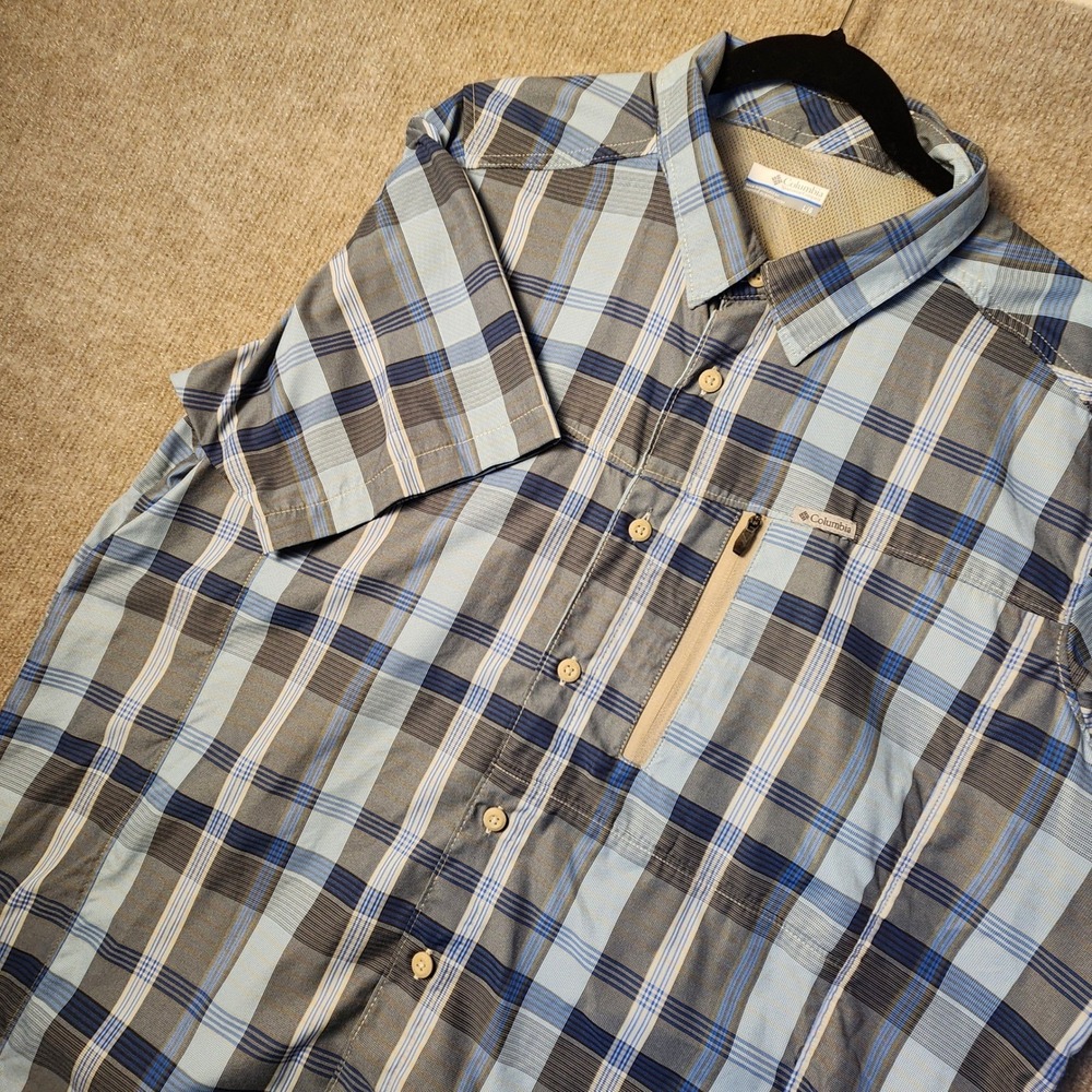 Columbia Plaid Button Up Shirt Mens Large Blue Grey Short Sleeve Excellent Vent